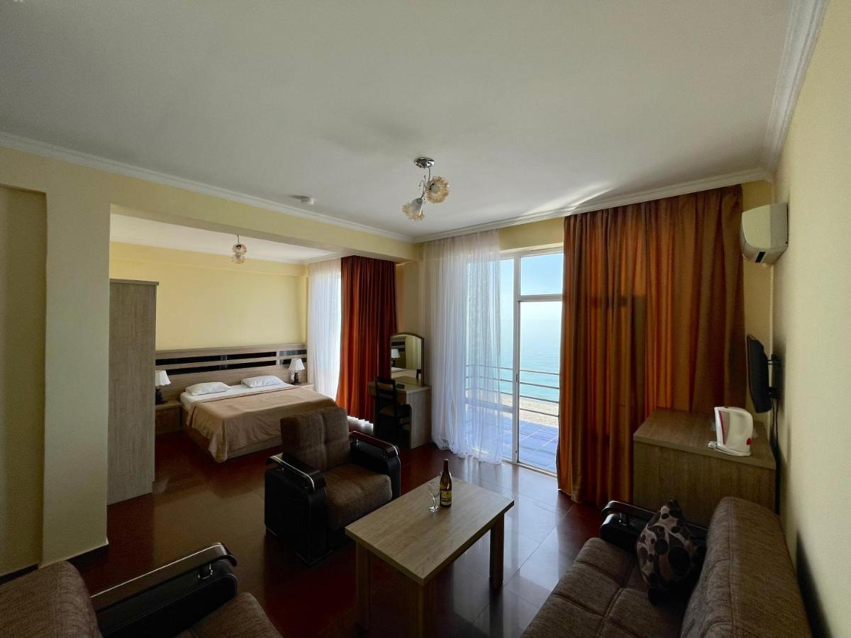 Hotel Lazuri In 卡瓦拉提 外观 照片