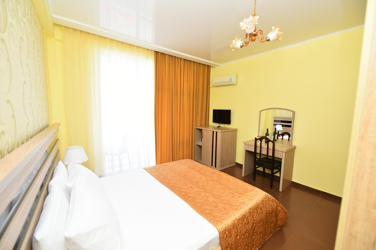 Hotel Lazuri In 卡瓦拉提 外观 照片
